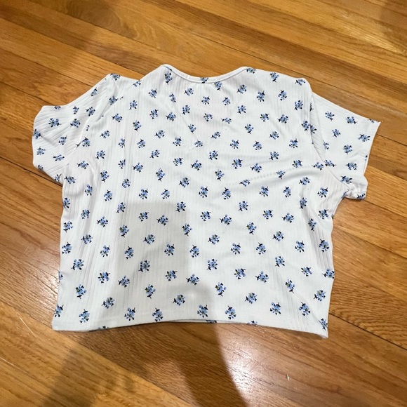 Blue and white floral top - Picture 2 of 2